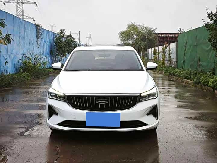 Фото 2 - Geely Emgrand