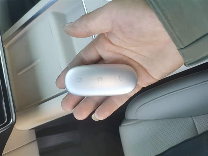 Фото 9 - LiXiang L8