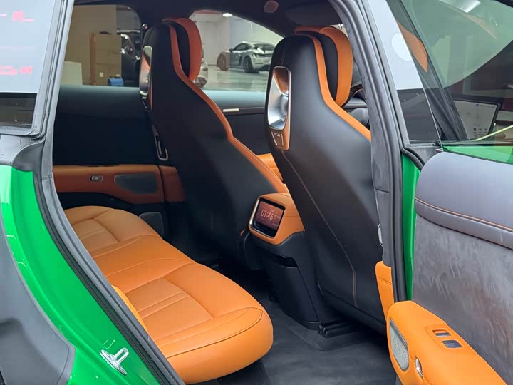 Фото 16 - Xiaomi YU7