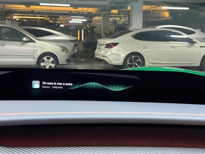 Фото 23 - Xiaomi YU7