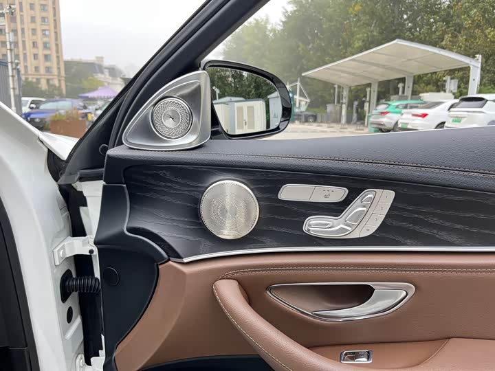 Фото 10 - Mercedes-Benz E-Class Hybrid