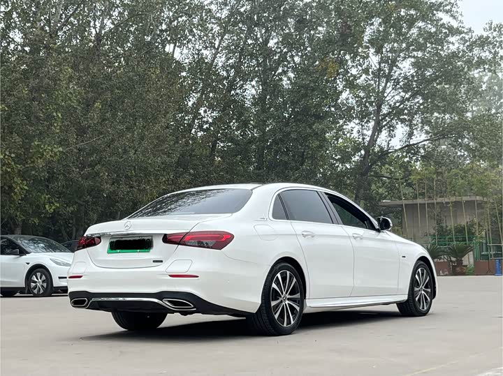 Фото 12 - Mercedes-Benz E-Class Hybrid