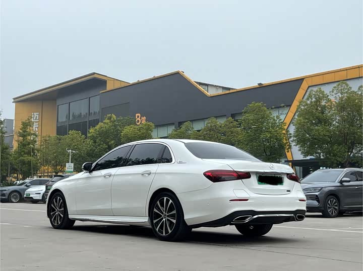 Фото 14 - Mercedes-Benz E-Class Hybrid