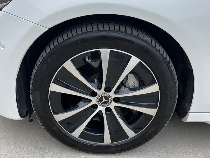 Фото 15 - Mercedes-Benz E-Class Hybrid