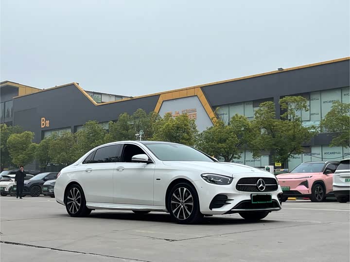 Фото 3 - Mercedes-Benz E-Class Hybrid