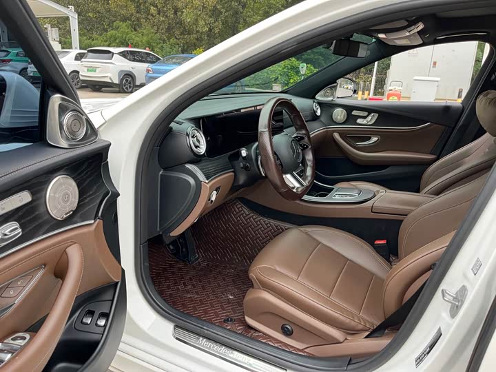 Фото 5 - Mercedes-Benz E-Class Hybrid