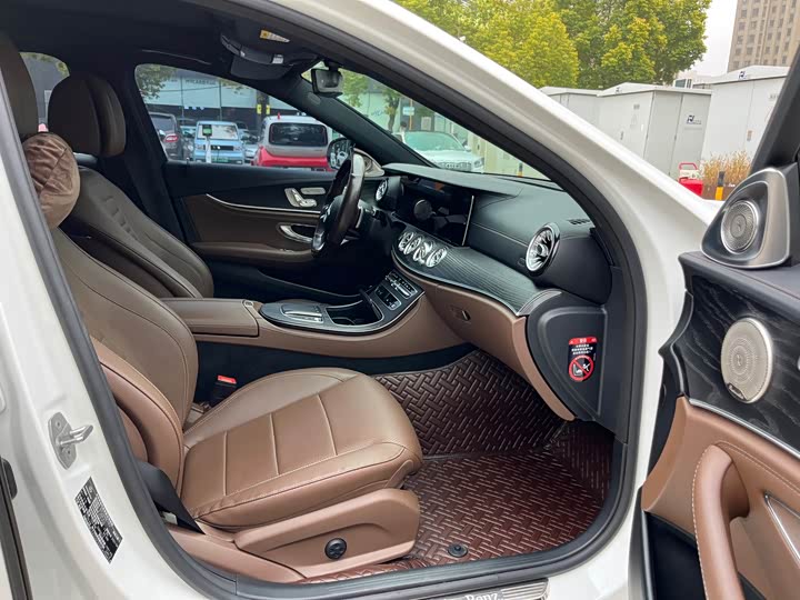 Фото 8 - Mercedes-Benz E-Class Hybrid