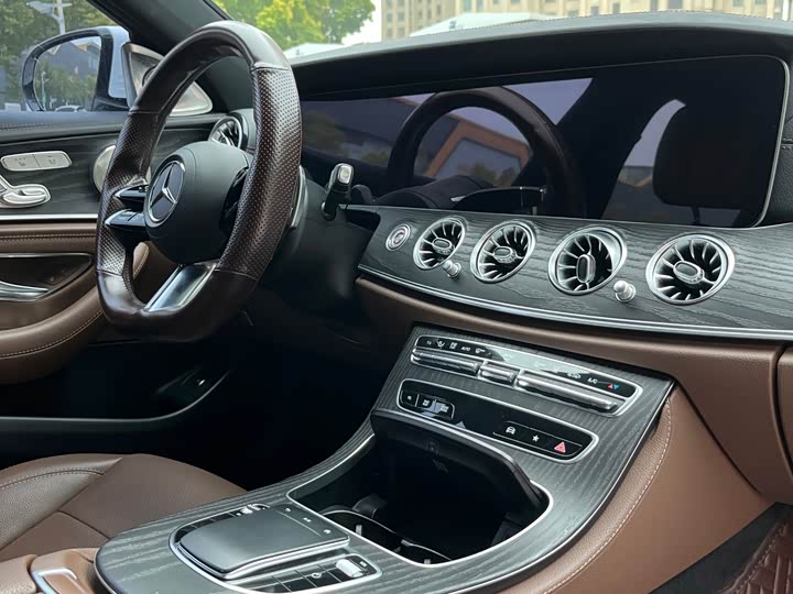 Фото 9 - Mercedes-Benz E-Class Hybrid
