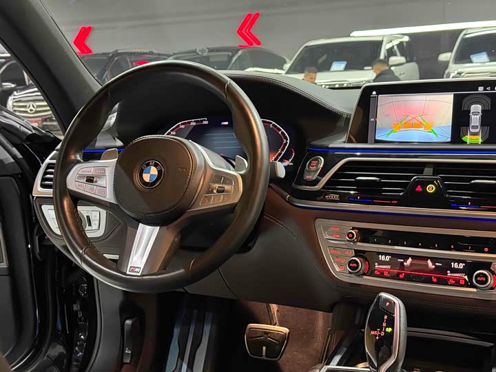 Фото 6 - BMW 7 Series