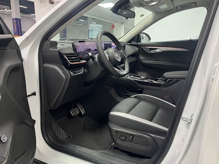 Фото 6 - Buick Envision Plus