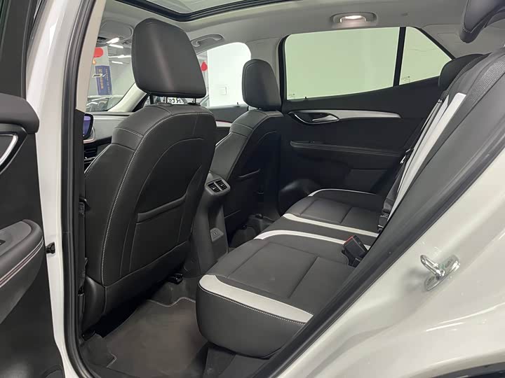 Фото 8 - Buick Envision Plus