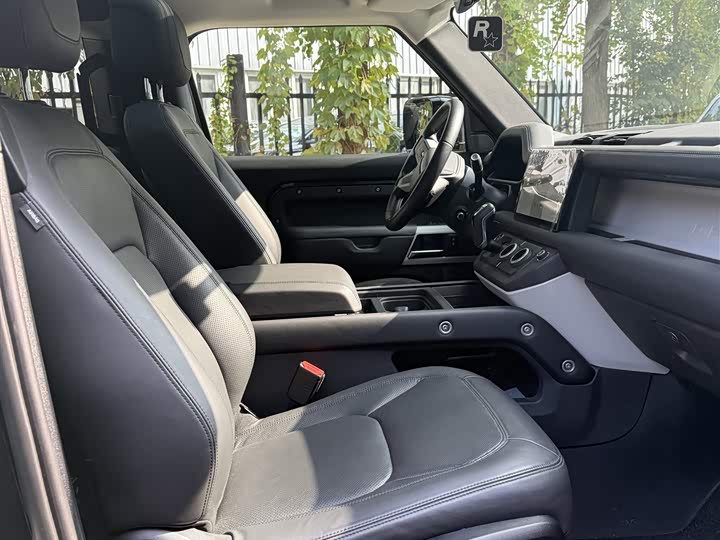 Фото 4 - Land Rover Defender