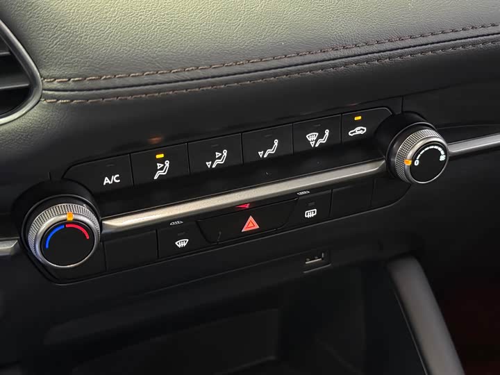 Фото 17 - Mazda 3 (Axela)