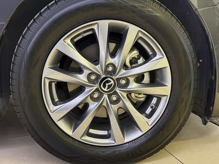 Фото 25 - Mazda 3 (Axela)