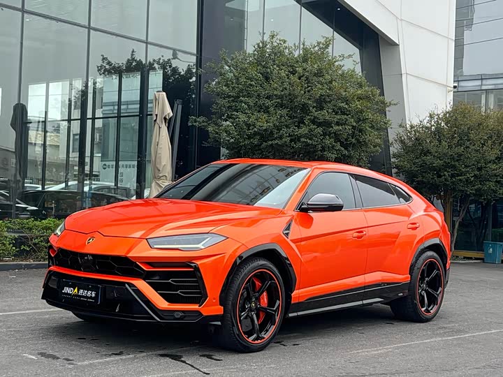 Фото 1 - Lamborghini Urus