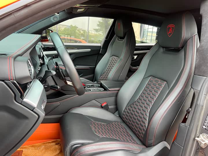 Фото 4 - Lamborghini Urus