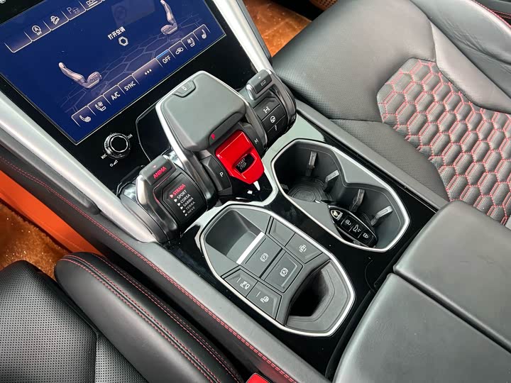 Фото 6 - Lamborghini Urus