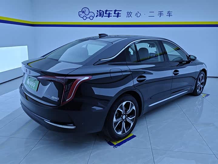 Фото 3 - Hongqi E-QM5