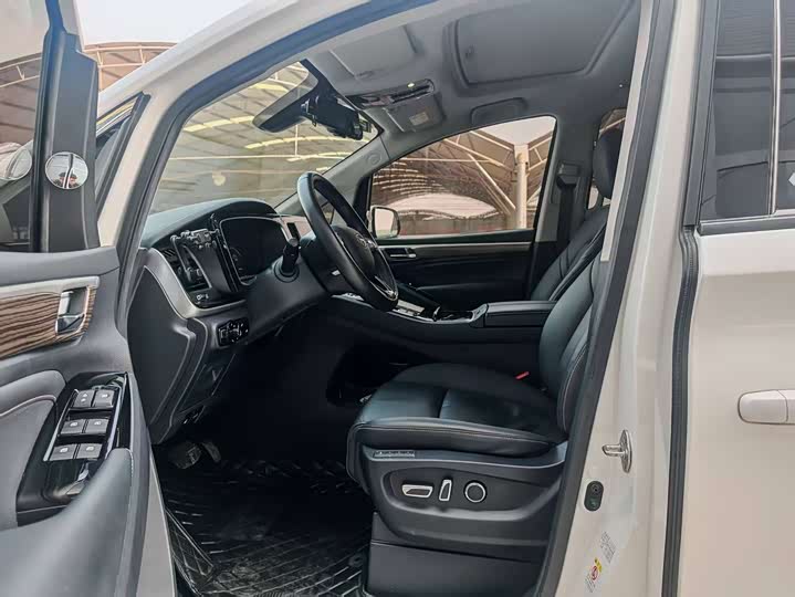 Фото 7 - GAC Trumpchi M8