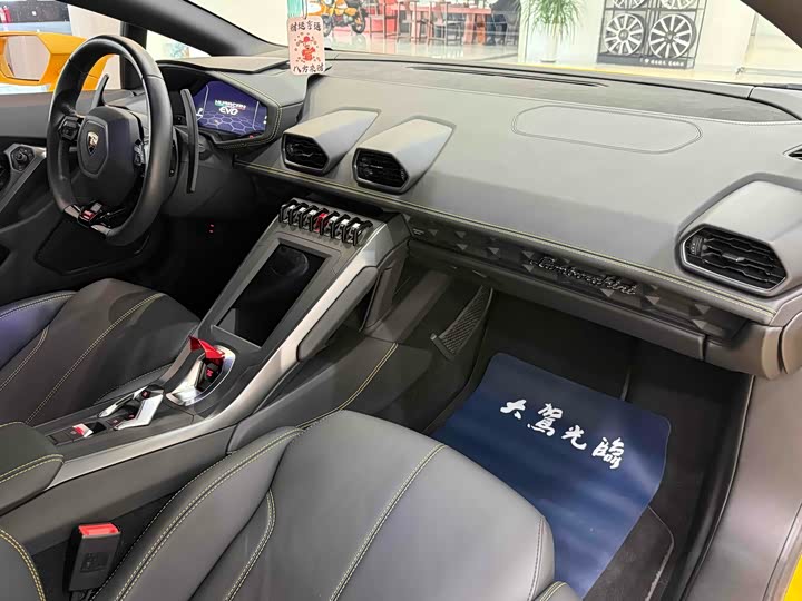 Фото 10 - Lamborghini Huracán