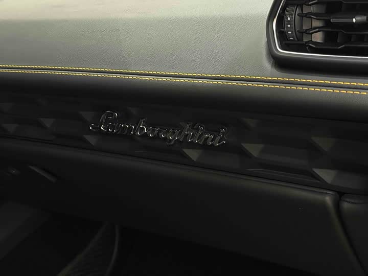 Фото 11 - Lamborghini Huracán