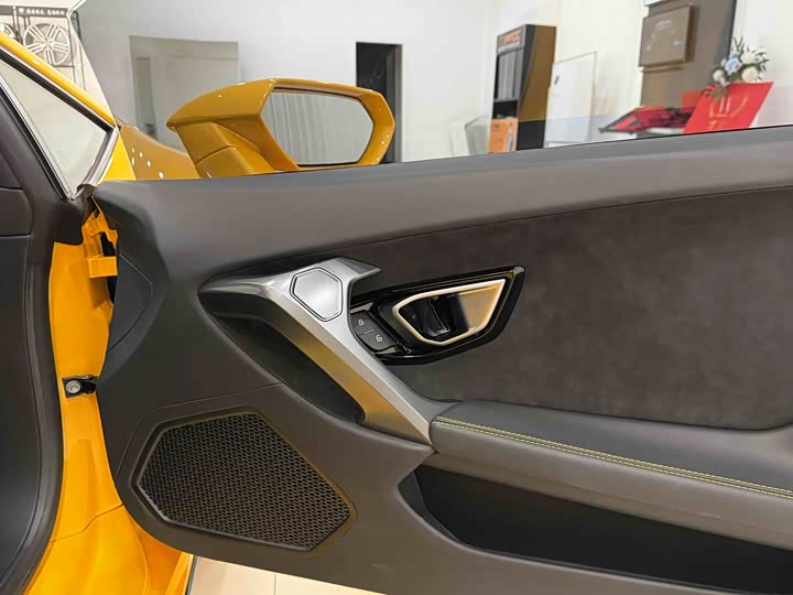 Фото 12 - Lamborghini Huracán