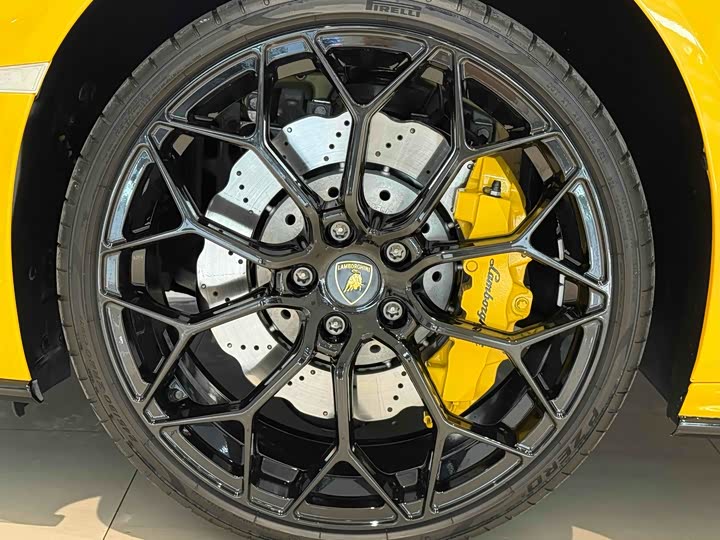 Фото 20 - Lamborghini Huracán