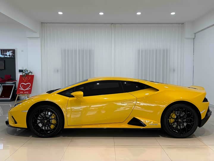 Фото 4 - Lamborghini Huracán