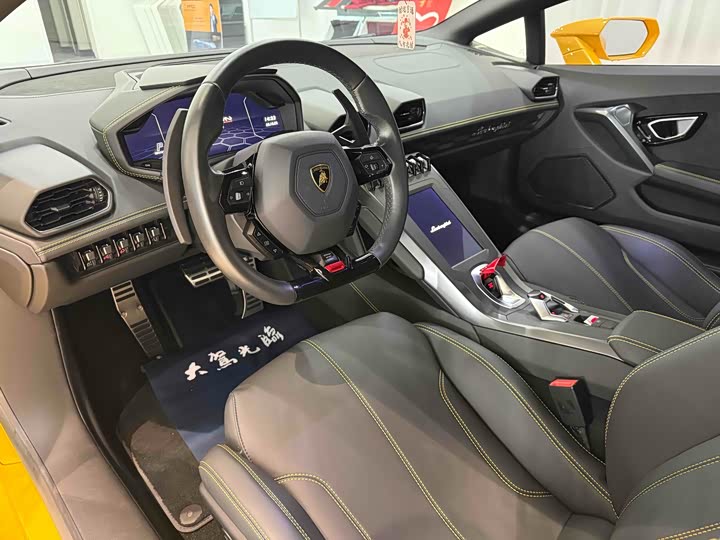 Фото 8 - Lamborghini Huracán