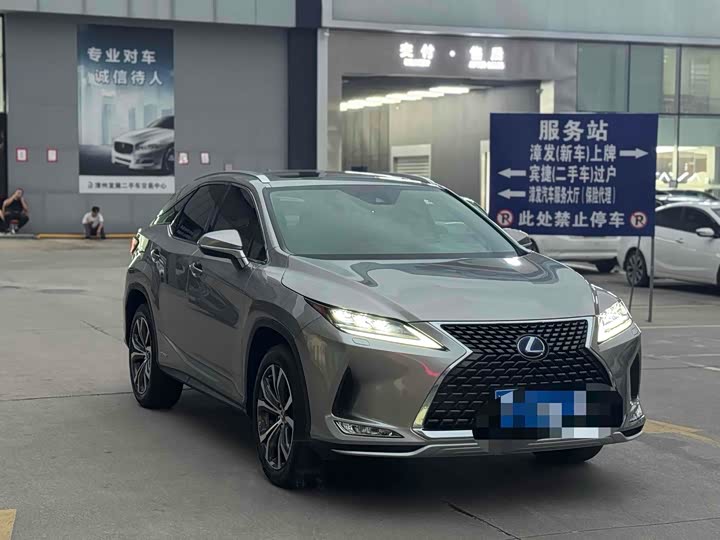 Фото 1 - Lexus RX