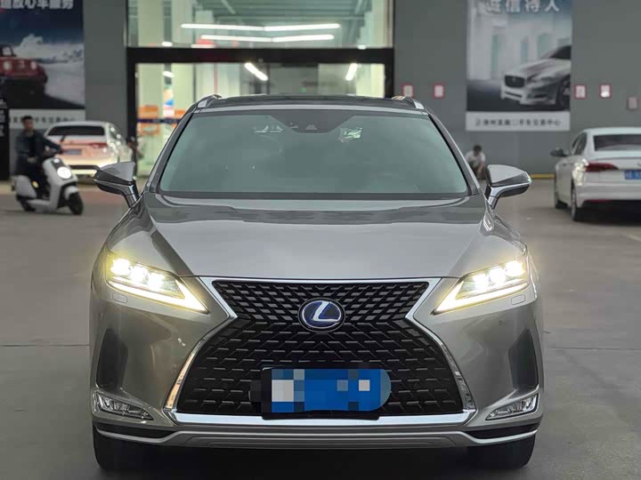 Фото 2 - Lexus RX