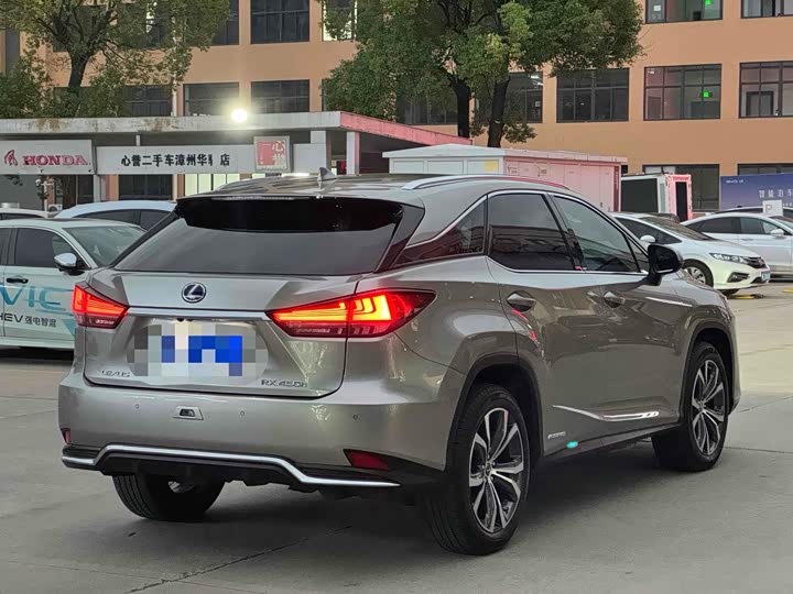 Фото 8 - Lexus RX