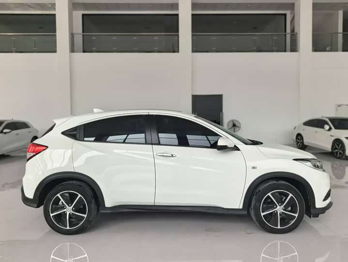 Фото 10 - Honda Vezel