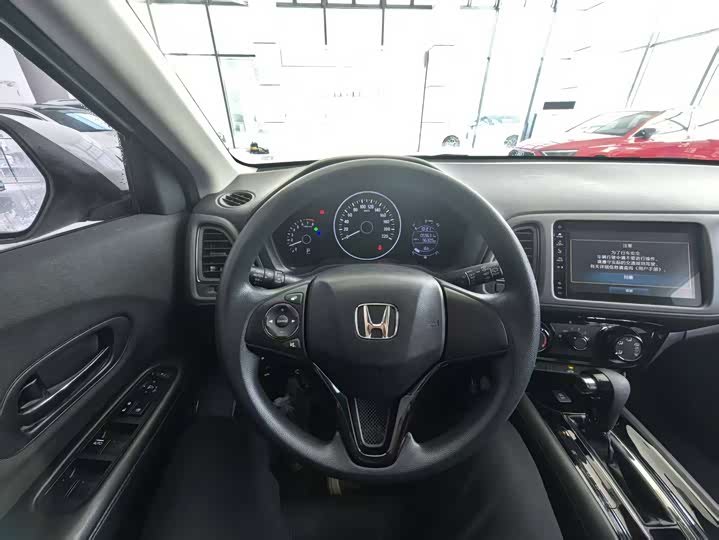 Фото 16 - Honda Vezel