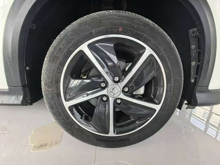 Фото 19 - Honda Vezel