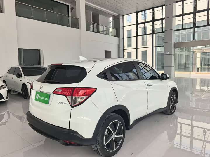 Фото 4 - Honda Vezel