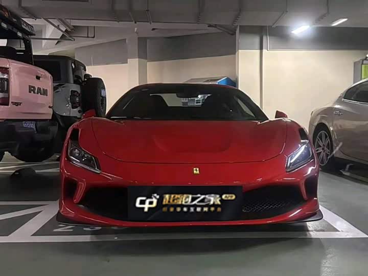 Фото 2 - Ferrari F8