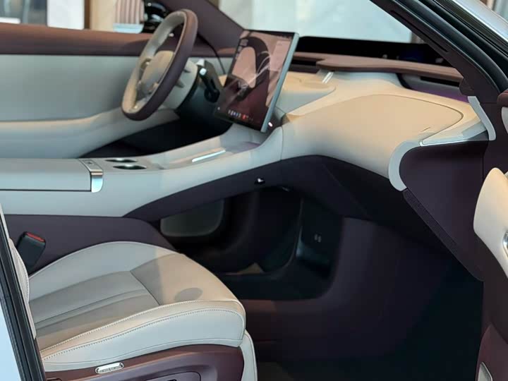 Фото 7 - Xiaomi YU7