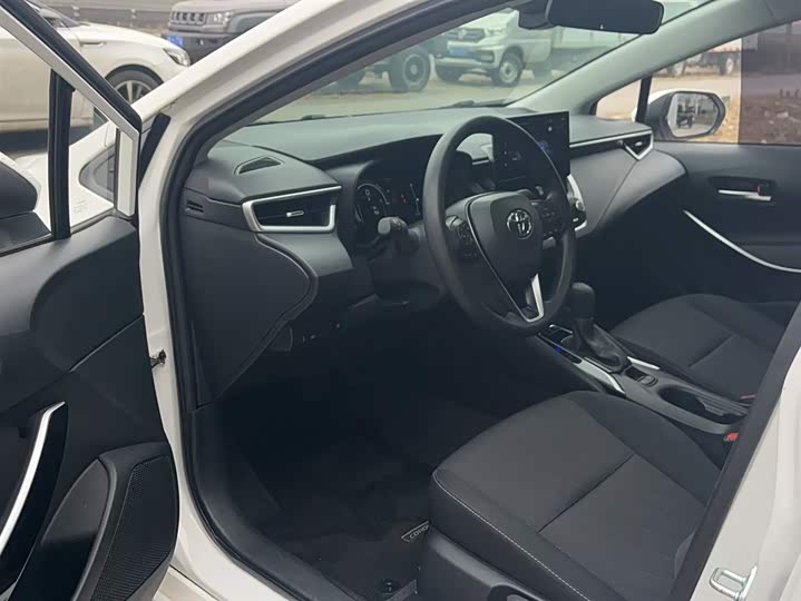 Фото 11 - Toyota Corolla