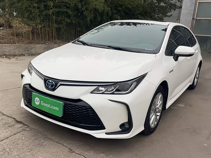 Фото 3 - Toyota Corolla