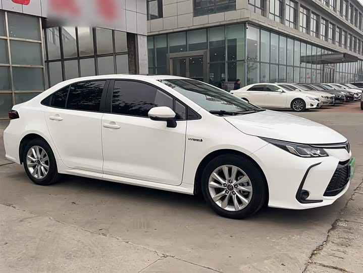 Фото 5 - Toyota Corolla