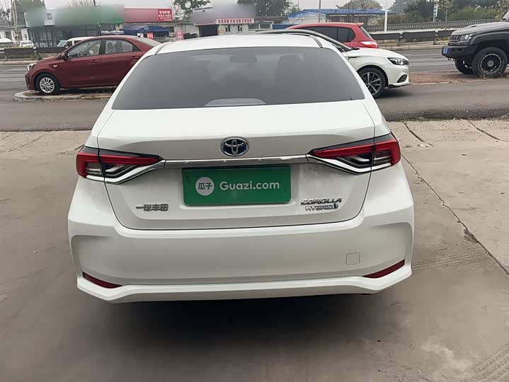 Фото 7 - Toyota Corolla