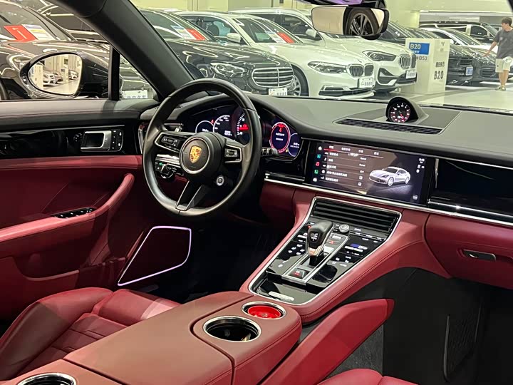 Фото 10 - Porsche Panamera