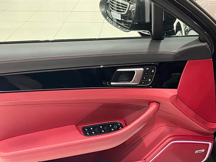 Фото 14 - Porsche Panamera