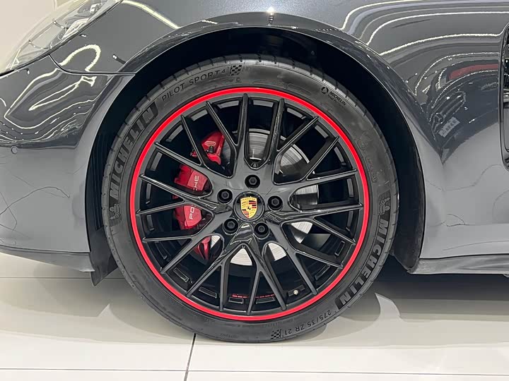 Фото 18 - Porsche Panamera