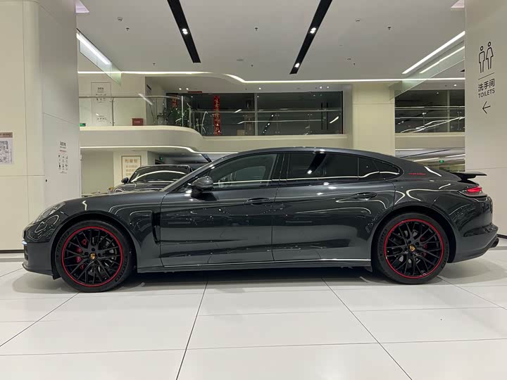 Фото 2 - Porsche Panamera