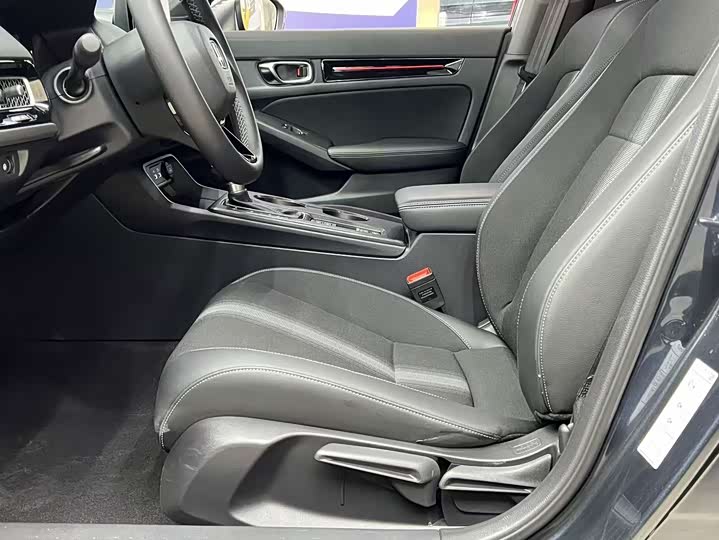 Фото 12 - Honda Civic