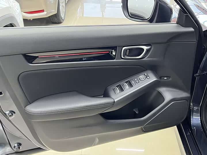 Фото 16 - Honda Civic