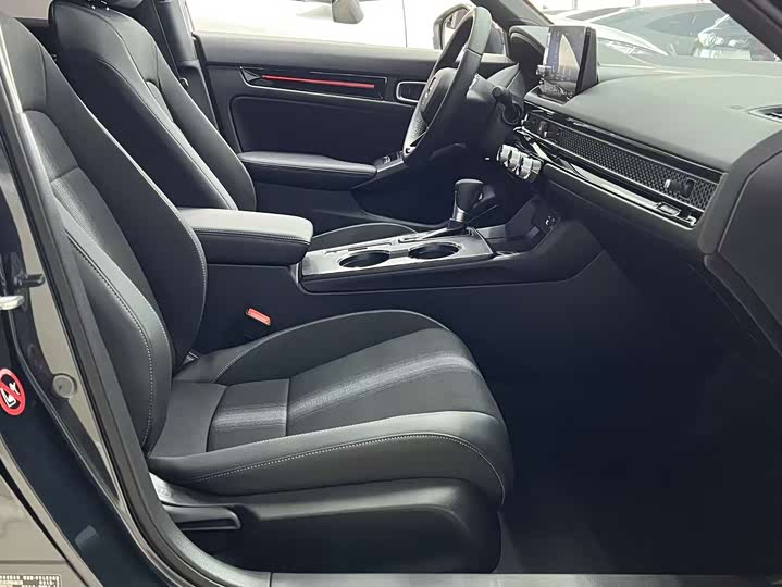 Фото 18 - Honda Civic