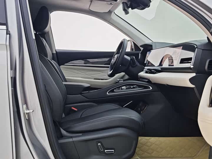 Фото 10 - Geely Monjaro